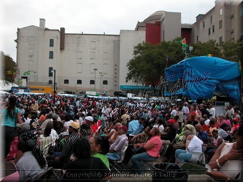 Crowd_DSCN0921_Panorama 2006.JPG