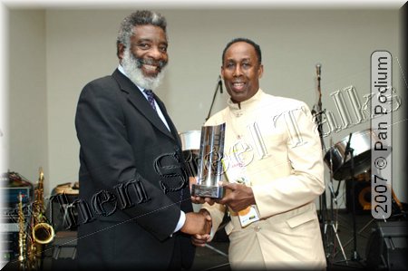 Clyde Bacchus presenting Leeds Carnival Award.jpg