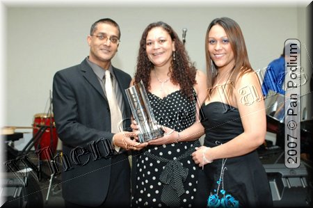 Robbie Joseph presenting Award to Comets Steel Orchestra.jpg