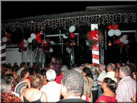 Denyse Plummer thrills crowd_2.JPG