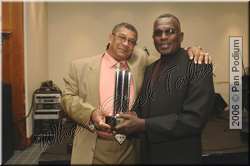 Rudolph Walker receiving his award from Pepe.jpg