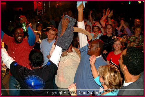 Crowd Jammin.jpg